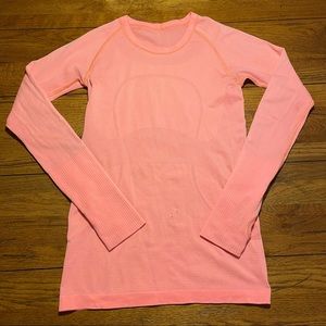 Lululemon Swiftly Tech Long Sleeve size 6